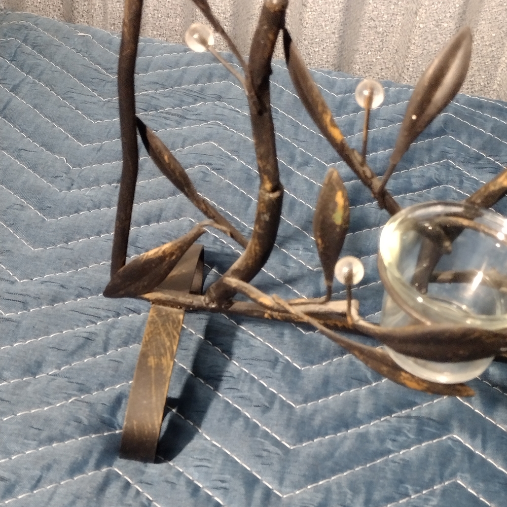 Black Metal Leaf Candle Holder - Picture 3 of 9